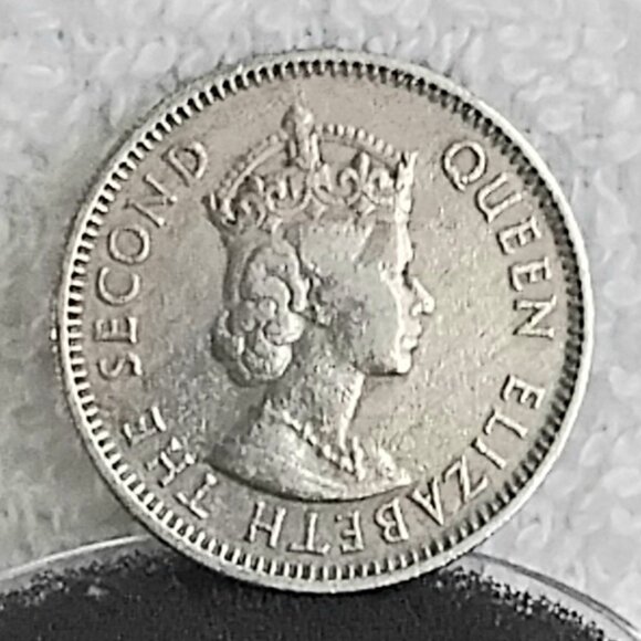 Circulated 1957 Caribbean 25 Cent British Caribbean Coin made of Copper/Nickel!! - Picture 2 of 3
